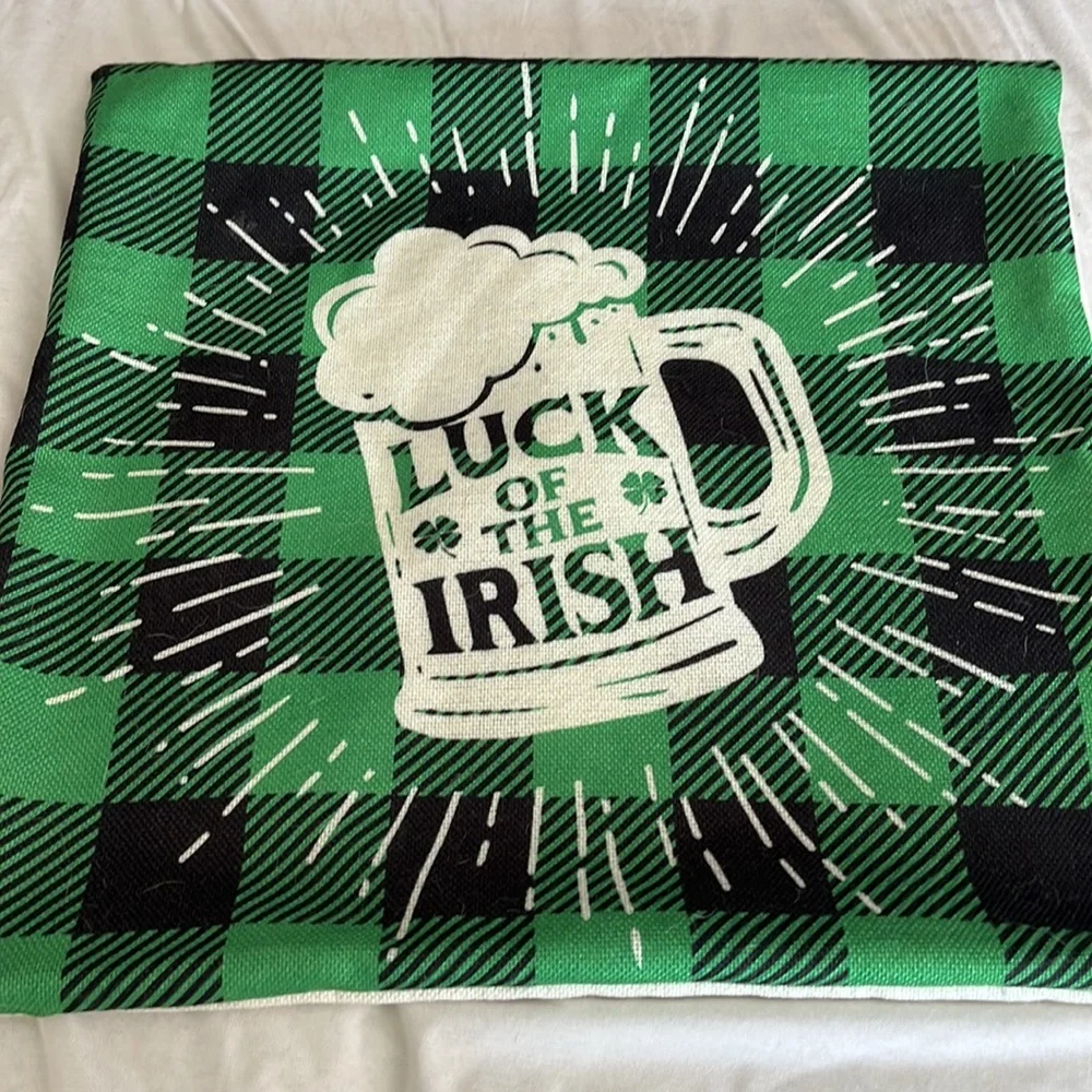 Set of 4 St Pattys Day decorative pillow covers 18”x18”
